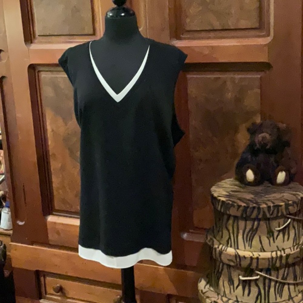 Ming Wang 2X/3X tank with white detail at neckline and hem